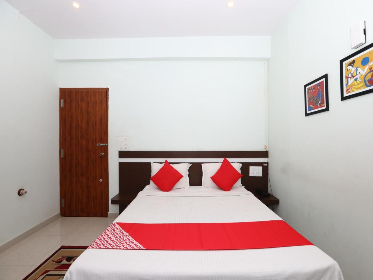 Golden Residency Hotel Mysore Exterior foto